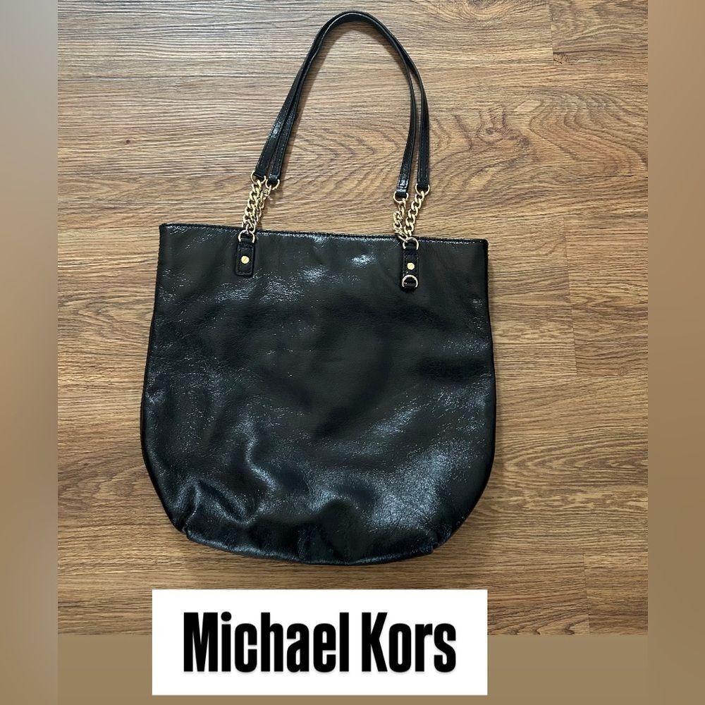 MICHAEL KORS black gold shoulder bag purse tote
